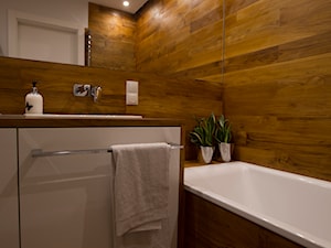 Łazienka w drewnie egzotycznym - zdjęcie od Kossakowska.design