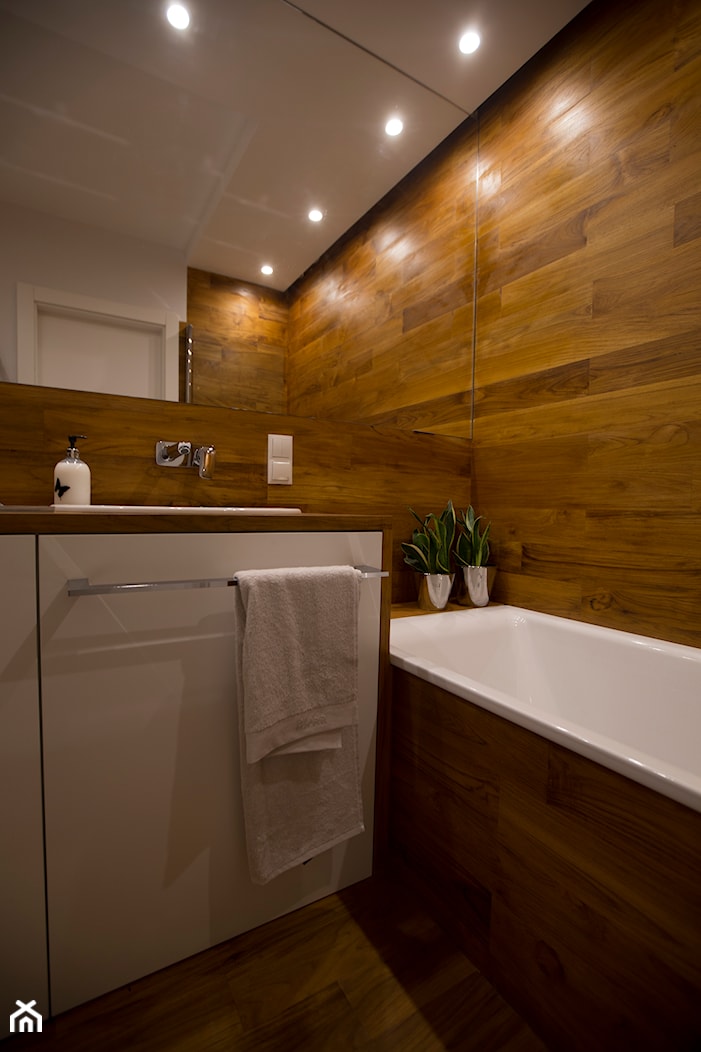 Łazienka w drewnie egzotycznym - zdjęcie od Kossakowska.design - Homebook