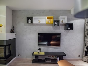 Malutki apartament nowoczesny z żółtym akcentem - Salon, styl nowoczesny - zdjęcie od STUDIO FORMY BIURO ARCHITEKTONICZNE AGNIESZKA BURZYKOWSKA- WALKOSZ