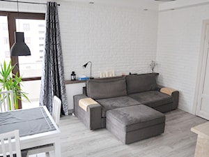 projekt 3 - Mały biały salon z jadalnią z tarasem / balkonem, styl skandynawski - zdjęcie od Project Art Joanna Lipowska