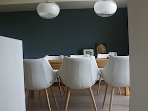 PROJEKT 9 - Średnia czarna jadalnia jako osobne pomieszczenie, styl nowoczesny - zdjęcie od Project Art Joanna Lipowska