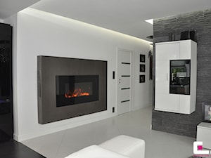 Biały szary salon z kuchnią, styl glamour - zdjęcie od CUBE Interior Design