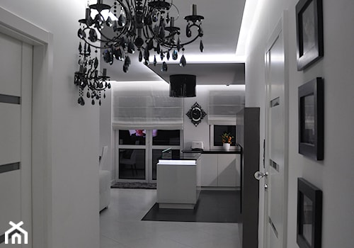 Średni biały hol / przedpokój, styl glamour - zdjęcie od CUBE Interior Design