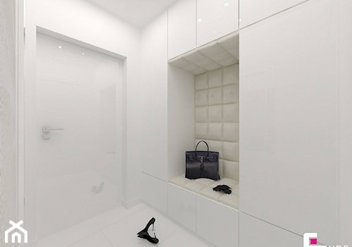 Dom w Markach - Mały z wieszakiem biały hol / przedpokój, styl nowoczesny - zdjęcie od CUBE Interior Design