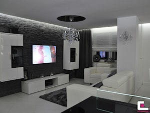 Duży czarny szary salon z jadalnią, styl glamour - zdjęcie od CUBE Interior Design