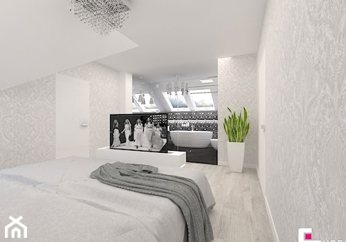 Dom w Kępie Okrzewskiej - Duża biała szara sypialnia z łazienką, styl glamour - zdjęcie od CUBE Interior Design