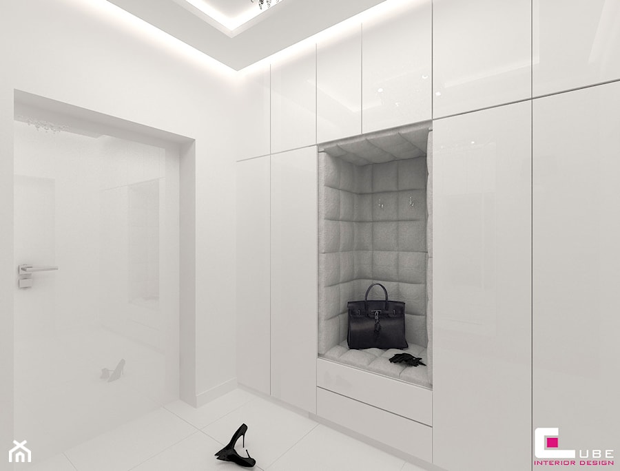 DOM POD LEGNICĄ - Mały z wieszakiem biały hol / przedpokój, styl glamour - zdjęcie od CUBE Interior Design