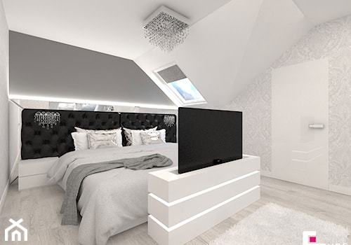 Dom w Kępie Okrzewskiej - Duża biała szara sypialnia na poddaszu, styl glamour - zdjęcie od CUBE Interior Design