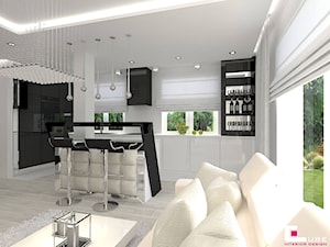 Dom w Markach - Średnia otwarta z salonem z kamiennym blatem biała z zabudowaną lodówką kuchnia w kształcie litery u z oknem, styl nowoczesny - zdjęcie od CUBE Interior Design