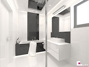 DOM POD LEGNICĄ - Mała na poddaszu bez okna łazienka, styl glamour - zdjęcie od CUBE Interior Design