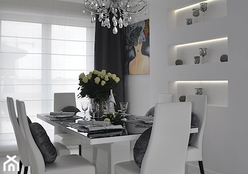 Mała szara jadalnia jako osobne pomieszczenie, styl glamour - zdjęcie od CUBE Interior Design