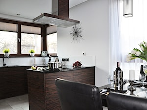 Dom 120 m2 w Warszawie - Kuchnia, styl nowoczesny - zdjęcie od CUBE Interior Design
