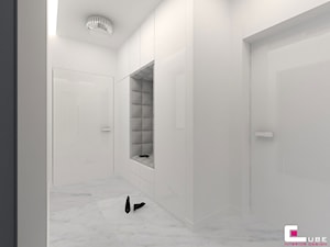 Dom w Kępie Okrzewskiej - Mały biały hol / przedpokój, styl glamour - zdjęcie od CUBE Interior Design