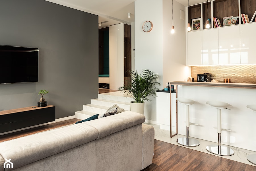 Apartament - Garnizon - Mała otwarta z salonem biała szara kuchnia jednorzędowa z marmurową podłogą, styl nowoczesny - zdjęcie od Autors.KA