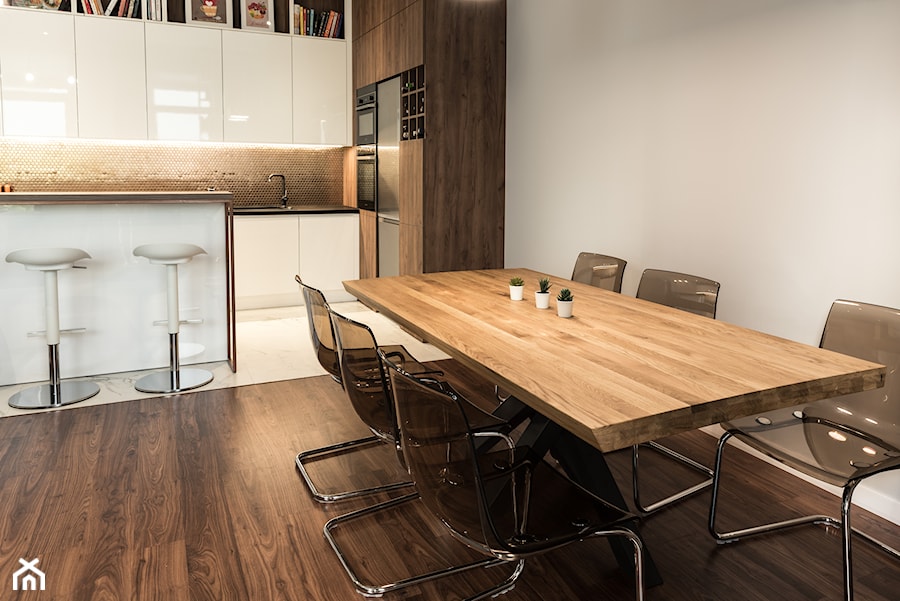 Apartament - Garnizon - Średnia biała jadalnia w kuchni, styl industrialny - zdjęcie od Autors.KA