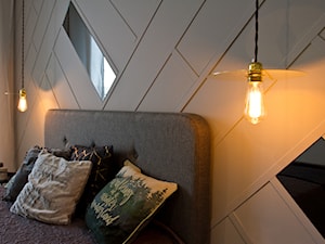 Mieszkanie I - Cztery Oceany Gdańsk - Średnia biała z panelami tapicerowanymi sypialnia, styl nowoczesny - zdjęcie od Autors.KA
