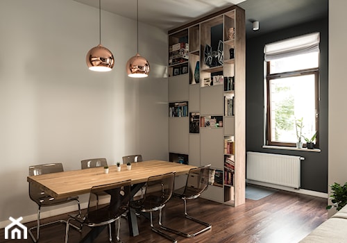 Apartament - Garnizon - Duża szara jadalnia w salonie, styl nowoczesny - zdjęcie od Autors.KA