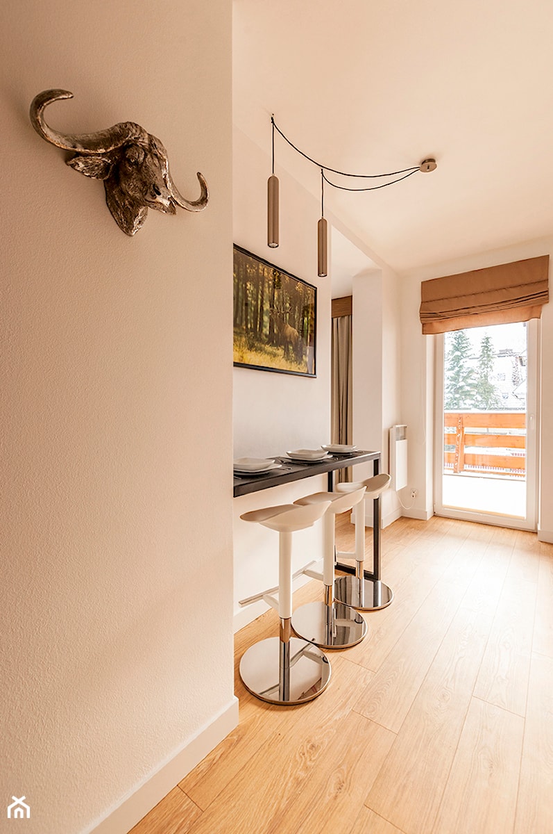 Apartament Lazurowy - Mała biała jadalnia jako osobne pomieszczenie - zdjęcie od LEW ARCHITEKCI