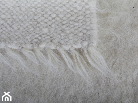 Aranżacje wnętrz - Sypialnia: Macro white woven rug. - Rostyslav Sheptykin. Przeglądaj, dodawaj i zapisuj najlepsze zdjęcia, pomysły i inspiracje designerskie. W bazie mamy już prawie milion fotografii!