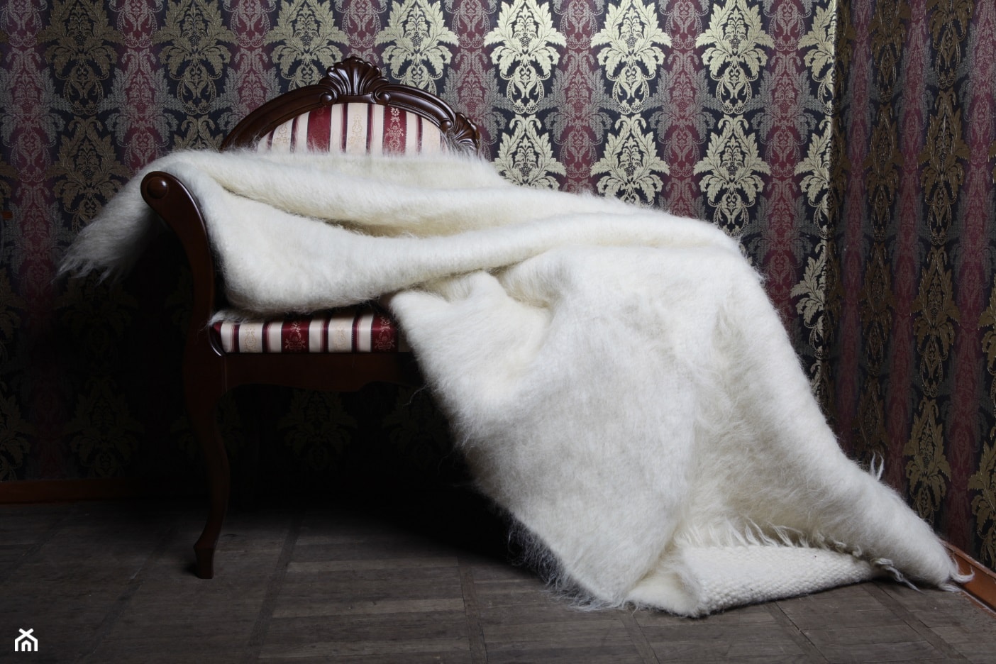 Handmade wool blanket. - zdjęcie od Rostyslav Sheptykin - Homebook
