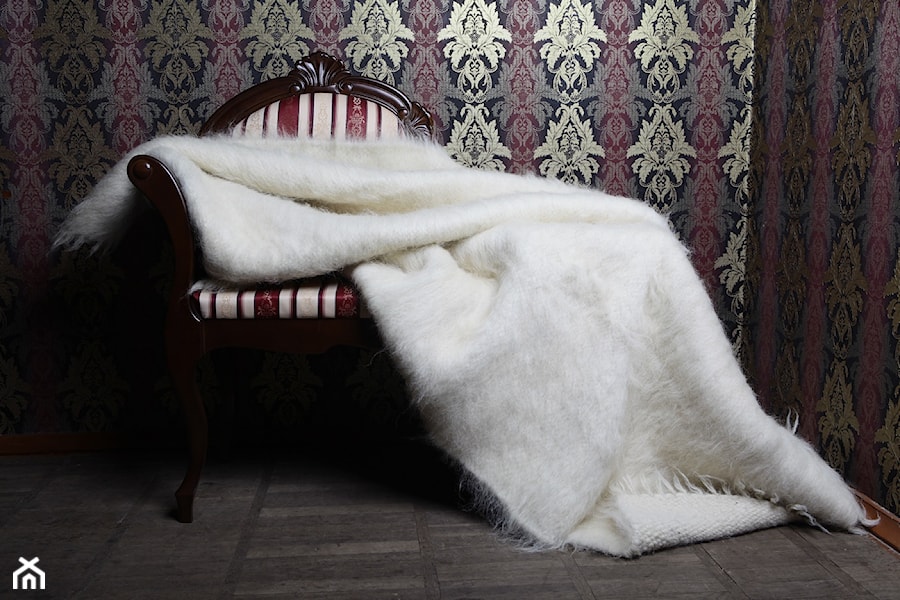 Handmade wool blanket. - zdjęcie od Rostyslav Sheptykin