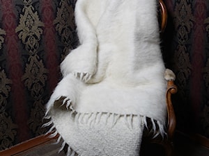 Handwoven wool throw. - zdjęcie od Rostyslav Sheptykin