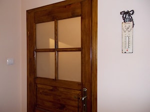 Drzwi łazienkowe - widok z korytarza - zdjęcie od Katrin Kaprys