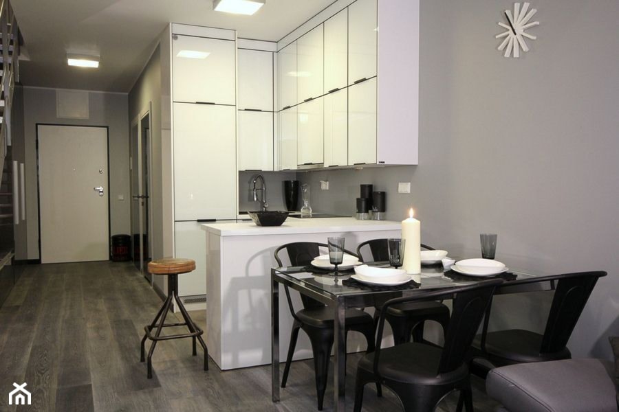 Projekty Dekoratorni - Mała szara jadalnia w salonie w kuchni, styl nowoczesny - zdjęcie od Studio Projektowe Dekoratorni
