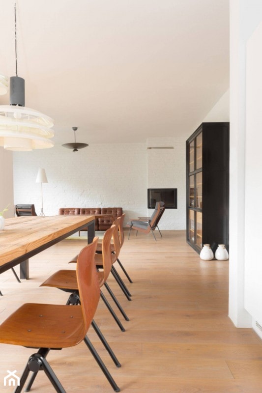 Dom przy parku - Duża biała jadalnia w salonie, styl minimalistyczny - zdjęcie od Loft Kolasiński