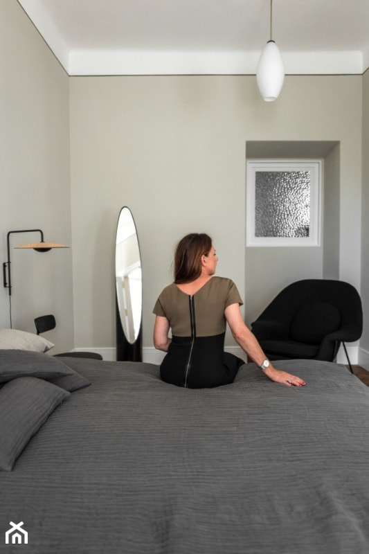 Warszawa Filtry - Mała szara sypialnia, styl minimalistyczny - zdjęcie od Loft Kolasiński