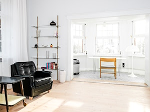 Dom z lat 20-tych - Średni biały salon, styl skandynawski - zdjęcie od Loft Kolasiński