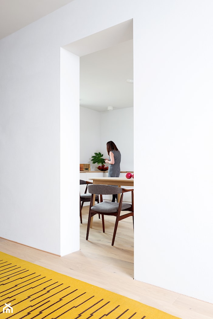 Dom na Pogodnie 3 - Średnia biała jadalnia jako osobne pomieszczenie, styl nowoczesny - zdjęcie od Loft Kolasiński - Homebook