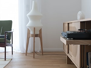 Mieszkanie na Mitte - Mały biały salon, styl minimalistyczny - zdjęcie od Loft Kolasiński