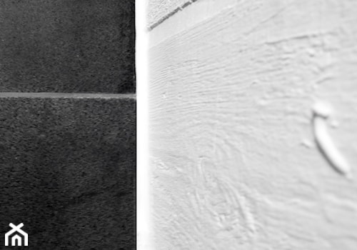 Wakacyjny apartament w Międzyzdrojach - Mała na poddaszu bez okna łazienka, styl minimalistyczny - zdjęcie od Loft Kolasiński