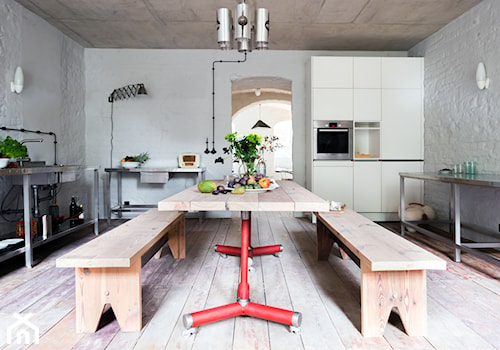 Letnie mieszkanie pod Berlinem - Średnia zamknięta szara z zabudowaną lodówką kuchnia jednorzędowa, styl prowansalski - zdjęcie od Loft Kolasiński