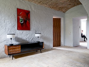 Letnie mieszkanie pod Berlinem - Duży biały hol / przedpokój, styl minimalistyczny - zdjęcie od Loft Kolasiński