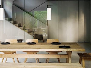 Dom na Prenzlauer Berg - Duża szara jadalnia jako osobne pomieszczenie, styl minimalistyczny - zdjęcie od Loft Kolasiński
