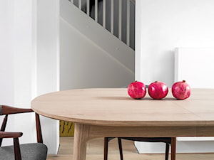 Dom na Pogodnie 3 - Średnia biała jadalnia jako osobne pomieszczenie, styl nowoczesny - zdjęcie od Loft Kolasiński