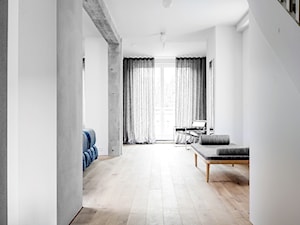 Dom na Pogodnie 3 - Duży biały hol / przedpokój, styl nowoczesny - zdjęcie od Loft Kolasiński