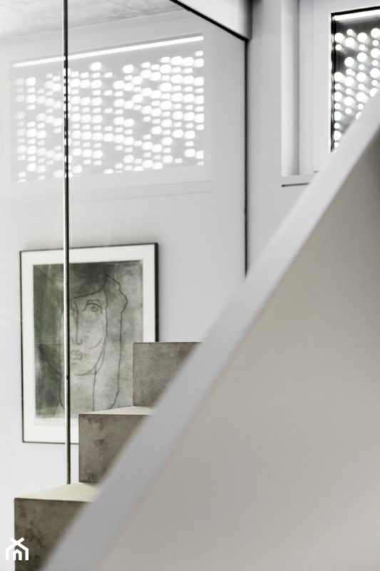 Dom na Prenzlauer Berg - Schody, styl minimalistyczny - zdjęcie od Loft Kolasiński