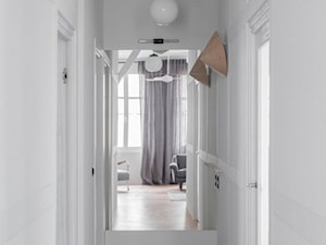 Wakacyjny apartament w Międzyzdrojach II - Hol / przedpokój, styl skandynawski - zdjęcie od Loft Kolasiński