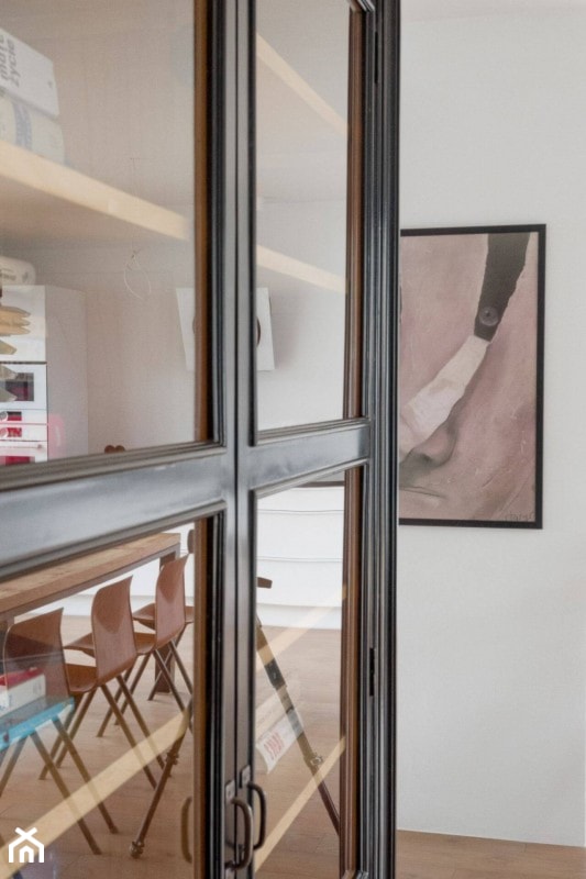 Dom przy parku - Średnia szara jadalnia jako osobne pomieszczenie, styl minimalistyczny - zdjęcie od Loft Kolasiński