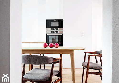 Dom na Pogodnie 3 - Średnia biała jadalnia w kuchni, styl nowoczesny - zdjęcie od Loft Kolasiński