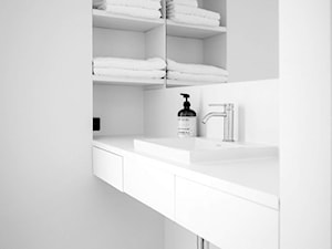 Mieszkanie na alejach - Bez okna z lustrem łazienka, styl minimalistyczny - zdjęcie od Loft Kolasiński
