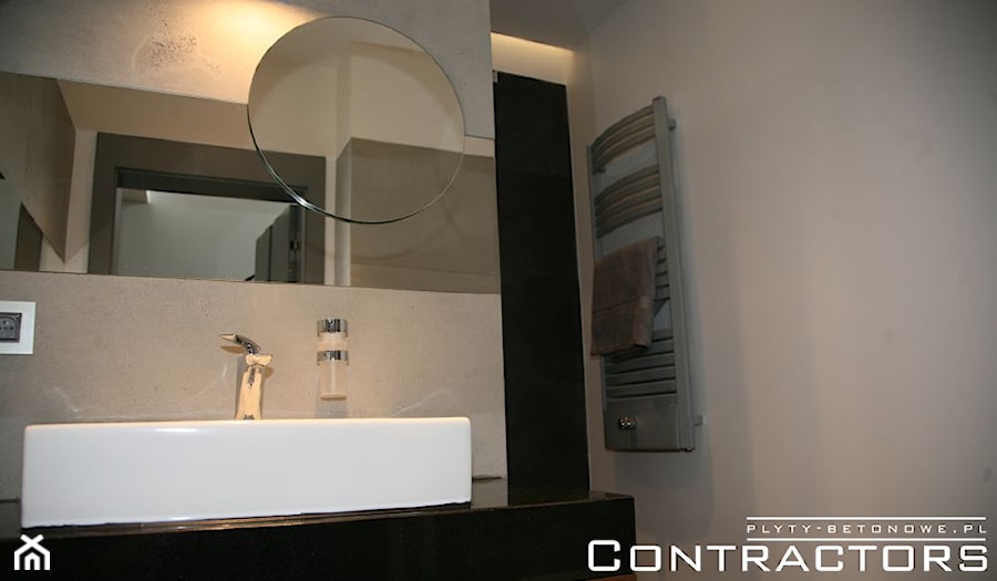 Płyty betonowe w łazience - zdjęcie od CONTRACTORS beton architektoniczny