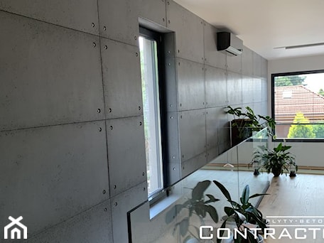 Aranżacje wnętrz - Salon: Płyty betonowe na ścianie - CONTRACTORS beton architektoniczny. Przeglądaj, dodawaj i zapisuj najlepsze zdjęcia, pomysły i inspiracje designerskie. W bazie mamy już prawie milion fotografii!