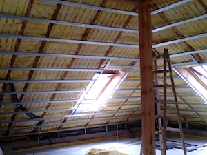 Kompleksowa zabudowa poddasza dachu kopertowego w jednej płaszczyżnie - zdjęcie od iNTERIOR
