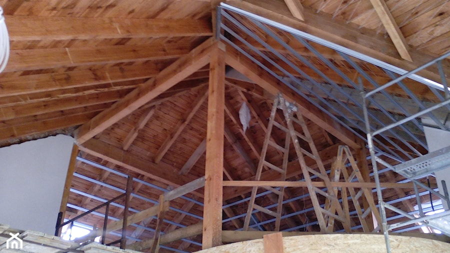 Kompleksowa zabudowa skomplikowanego poddasza dachu kopertowego . - zdjęcie od iNTERIOR