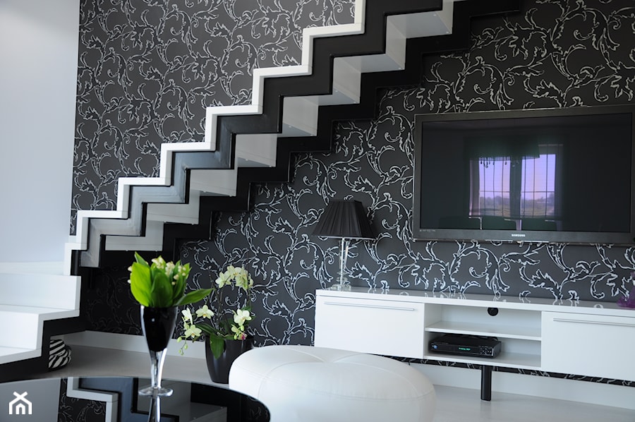 Projekt domu biało - czarny - Salon, styl glamour - zdjęcie od edytabielarczyk
