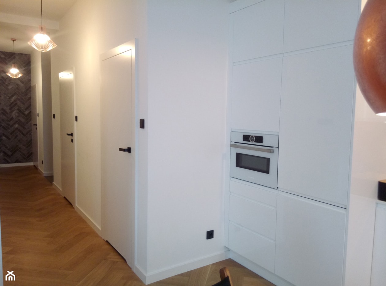 Mieszkanie - Średni biały szary hol / przedpokój, styl skandynawski - zdjęcie od edytabielarczyk - Homebook